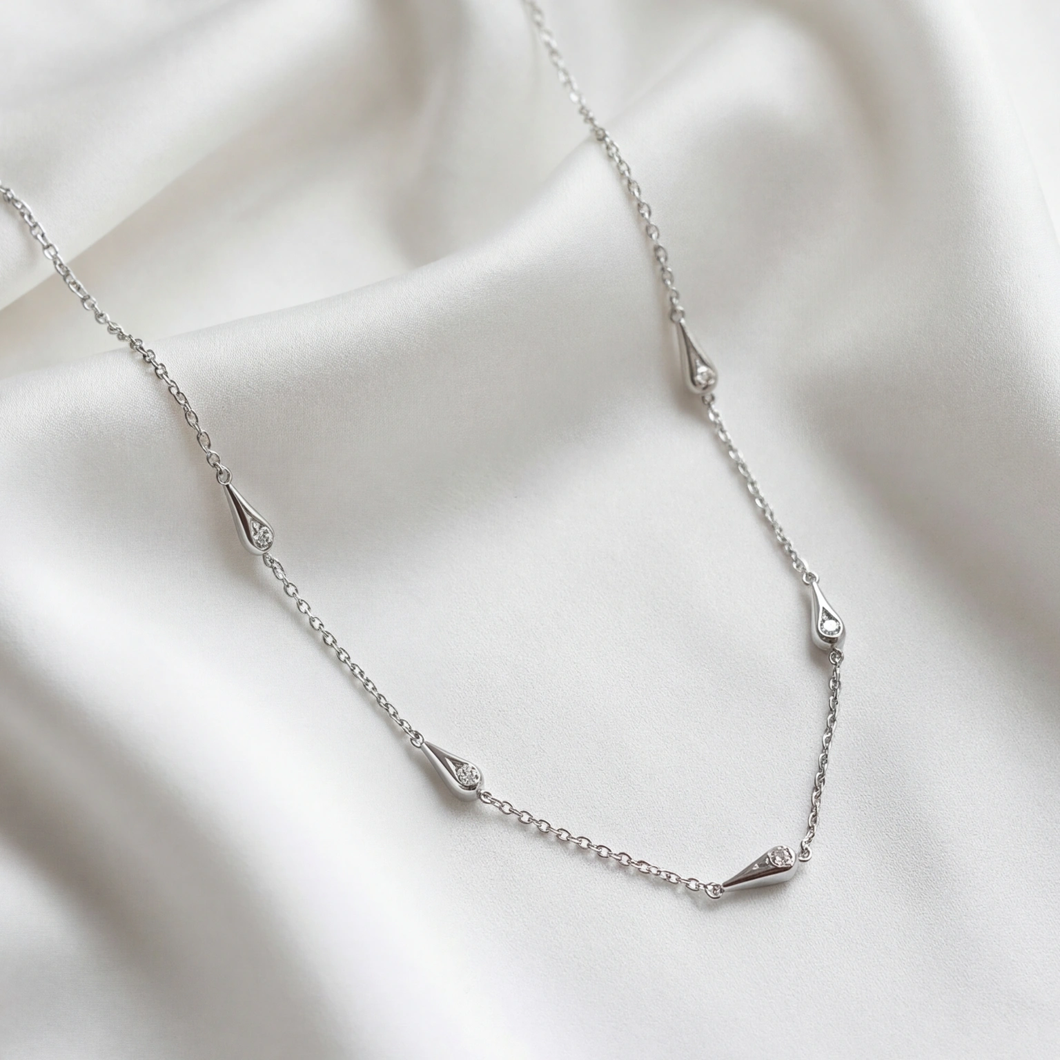 Dewdrop Trail Necklace - Image 3